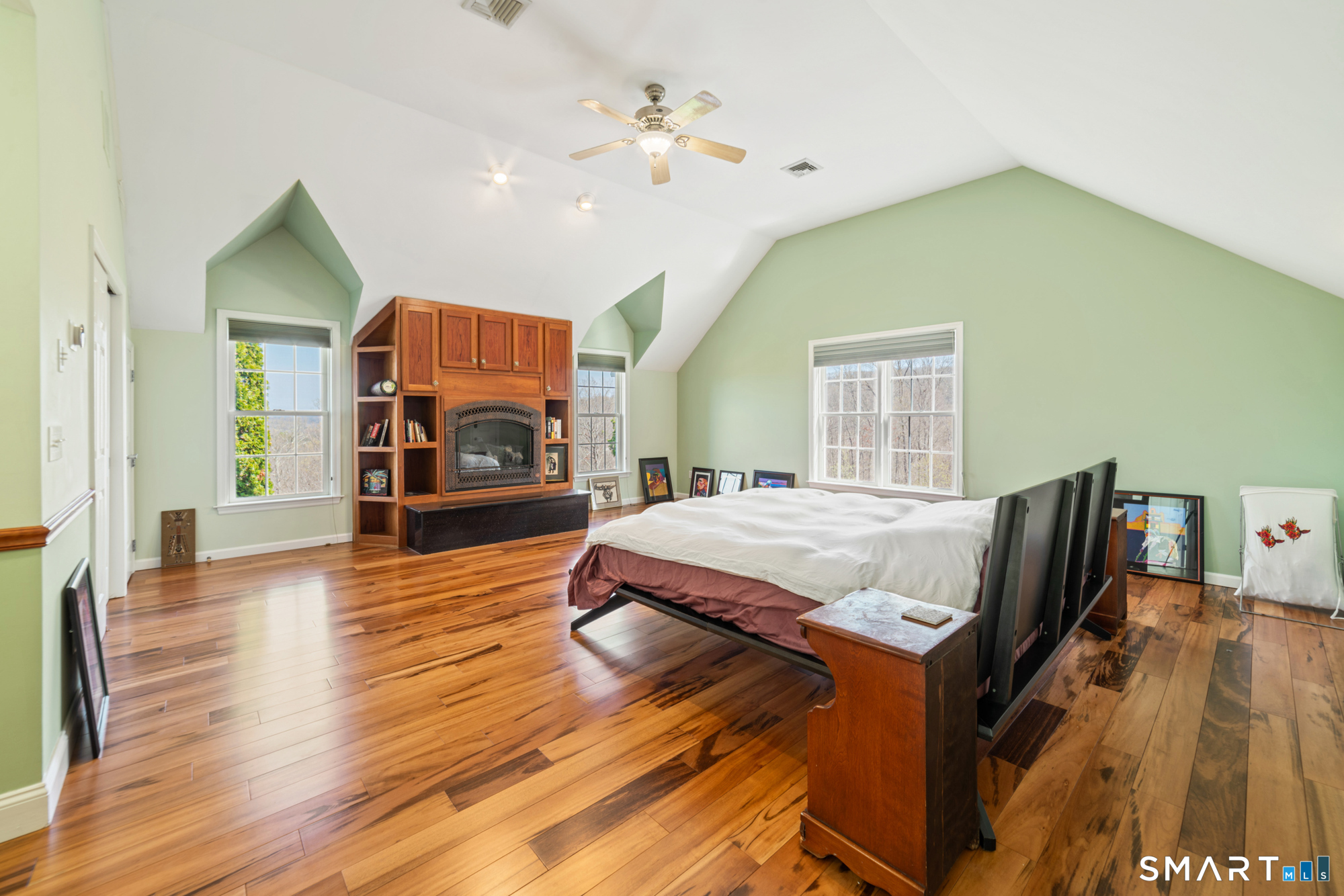 83 Valley Stream Lane Southbury CT 06488
