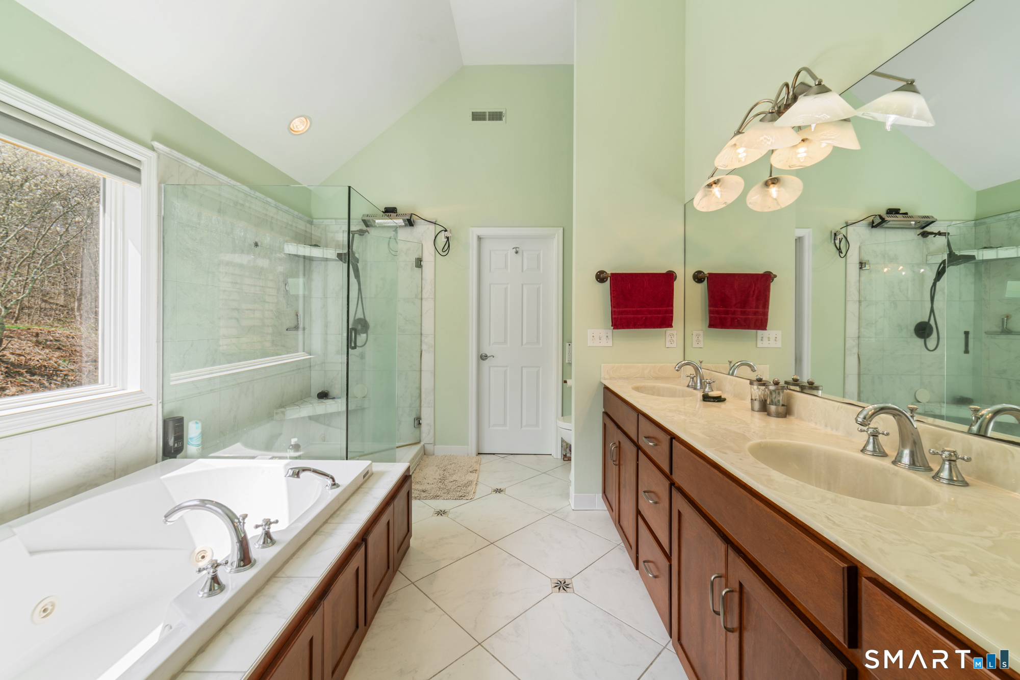 83 Valley Stream Lane Southbury CT 06488