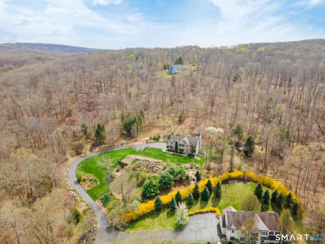 83 Valley Stream Lane Southbury CT 06488