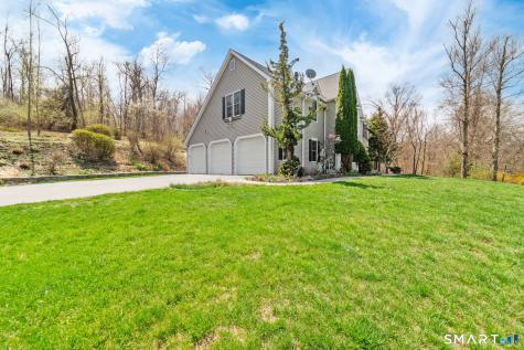 83 Valley Stream Lane Southbury CT 06488