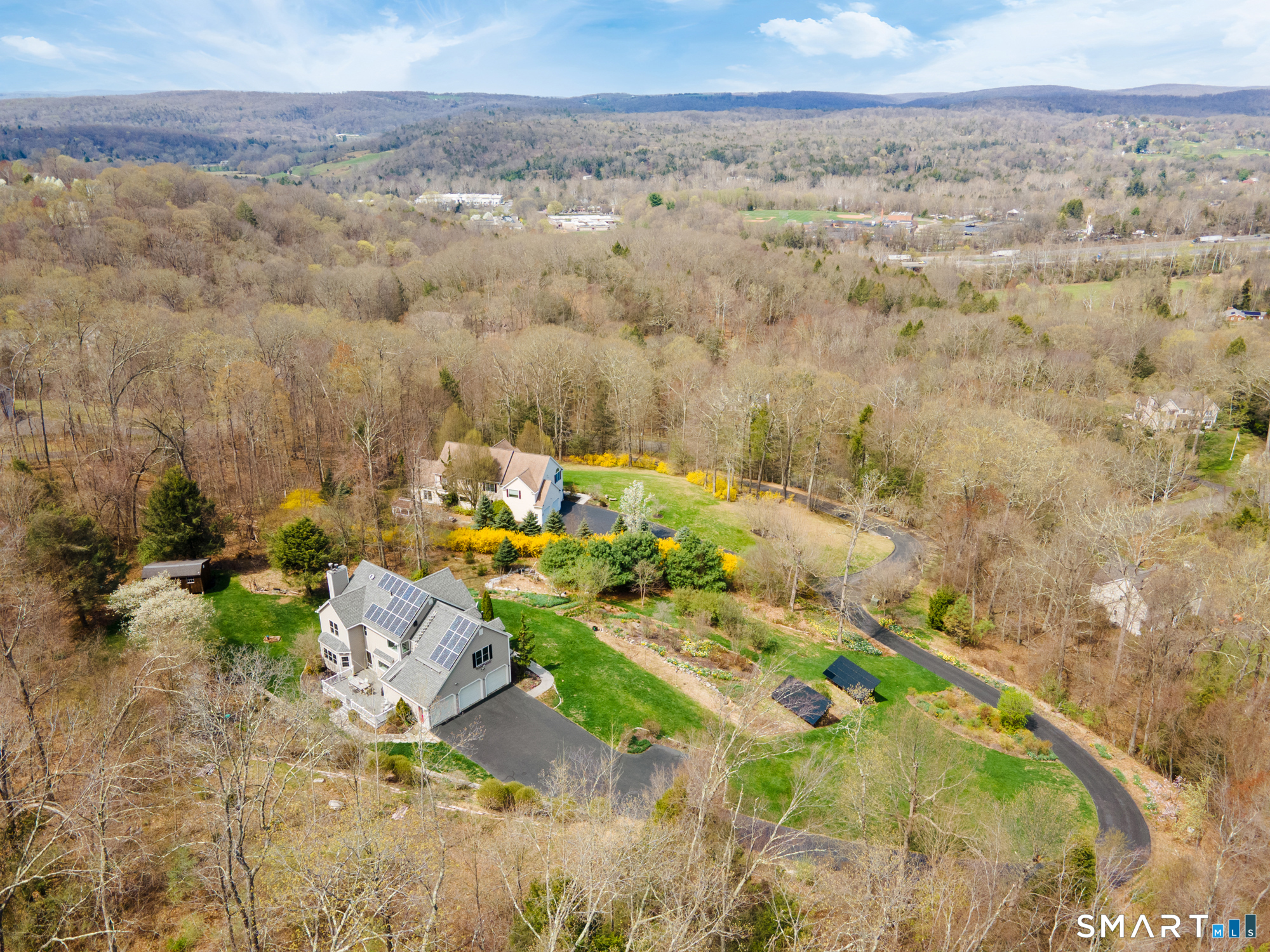 83 Valley Stream Lane Southbury CT 06488