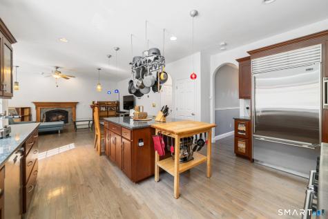 83 Valley Stream Lane Southbury CT 06488