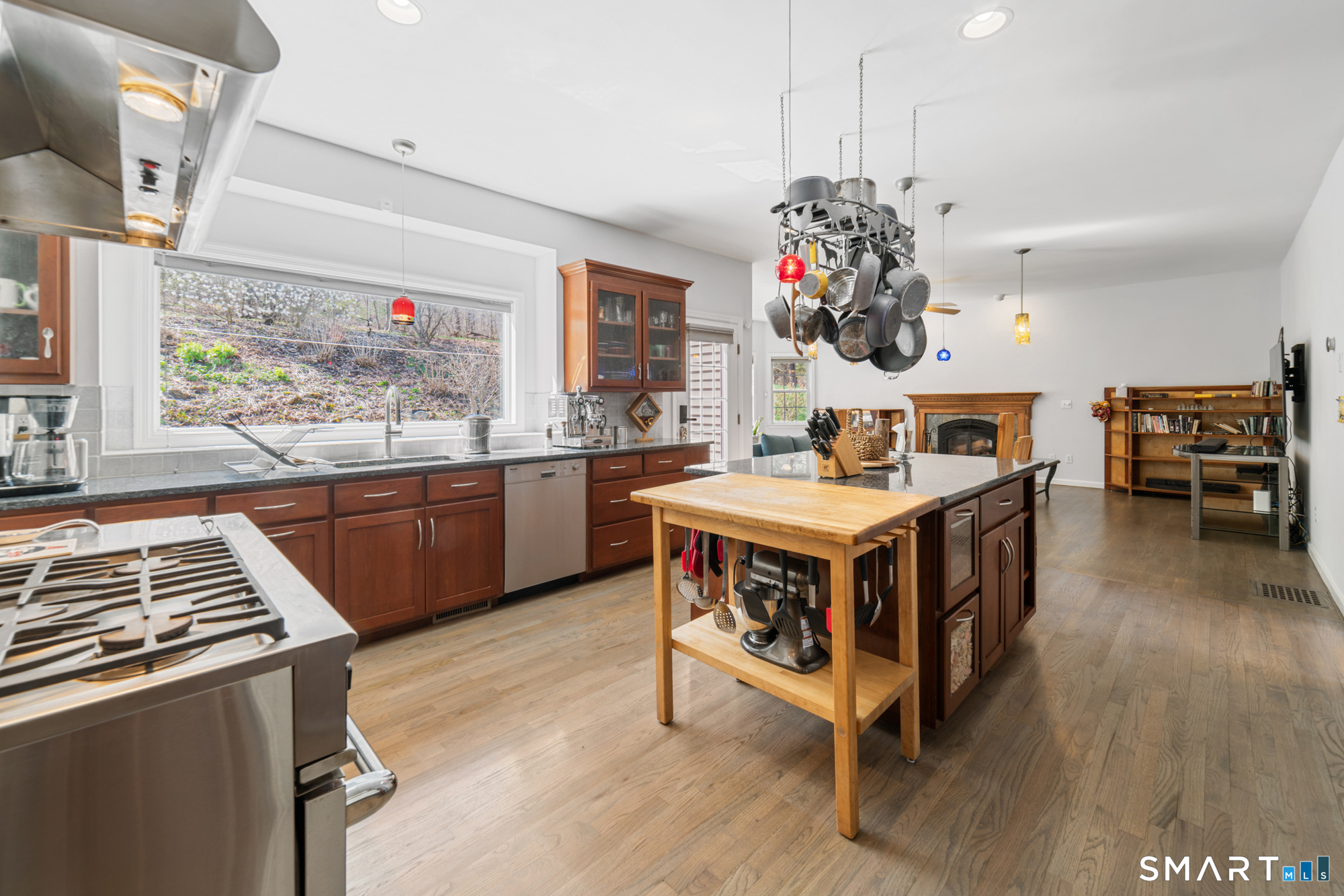 83 Valley Stream Lane Southbury CT 06488