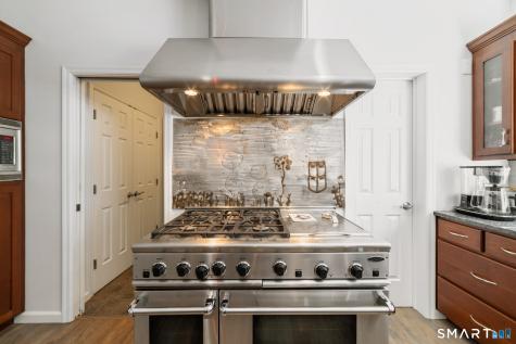 83 Valley Stream Lane Southbury CT 06488