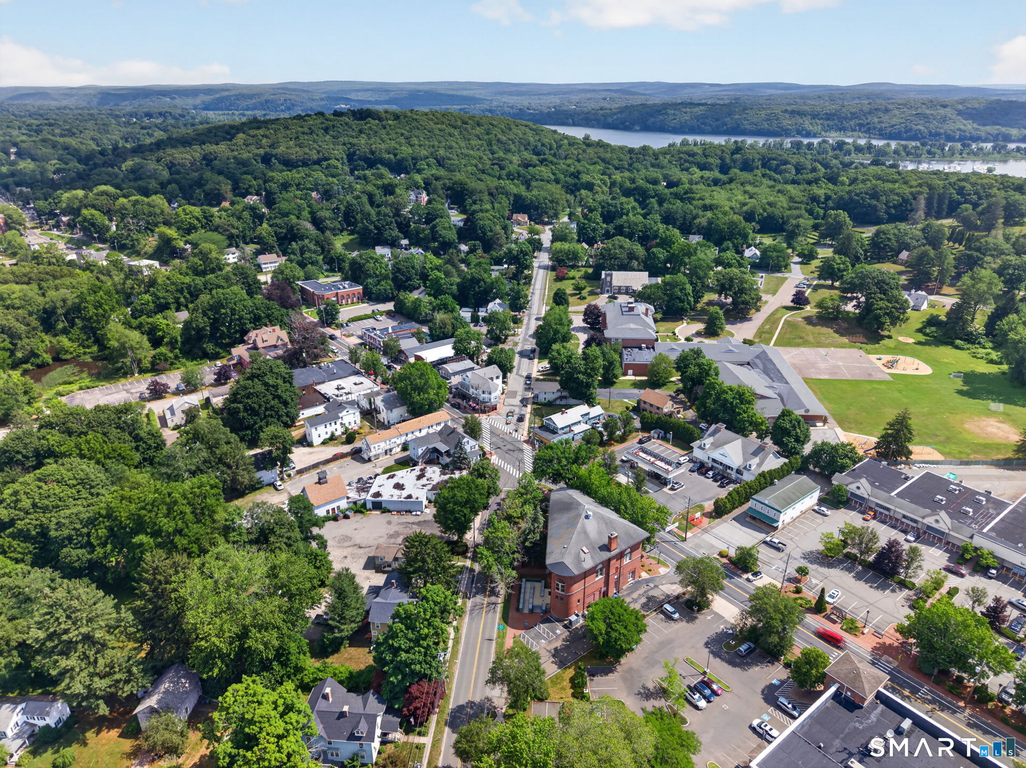 79 River Street Deep River CT 06417