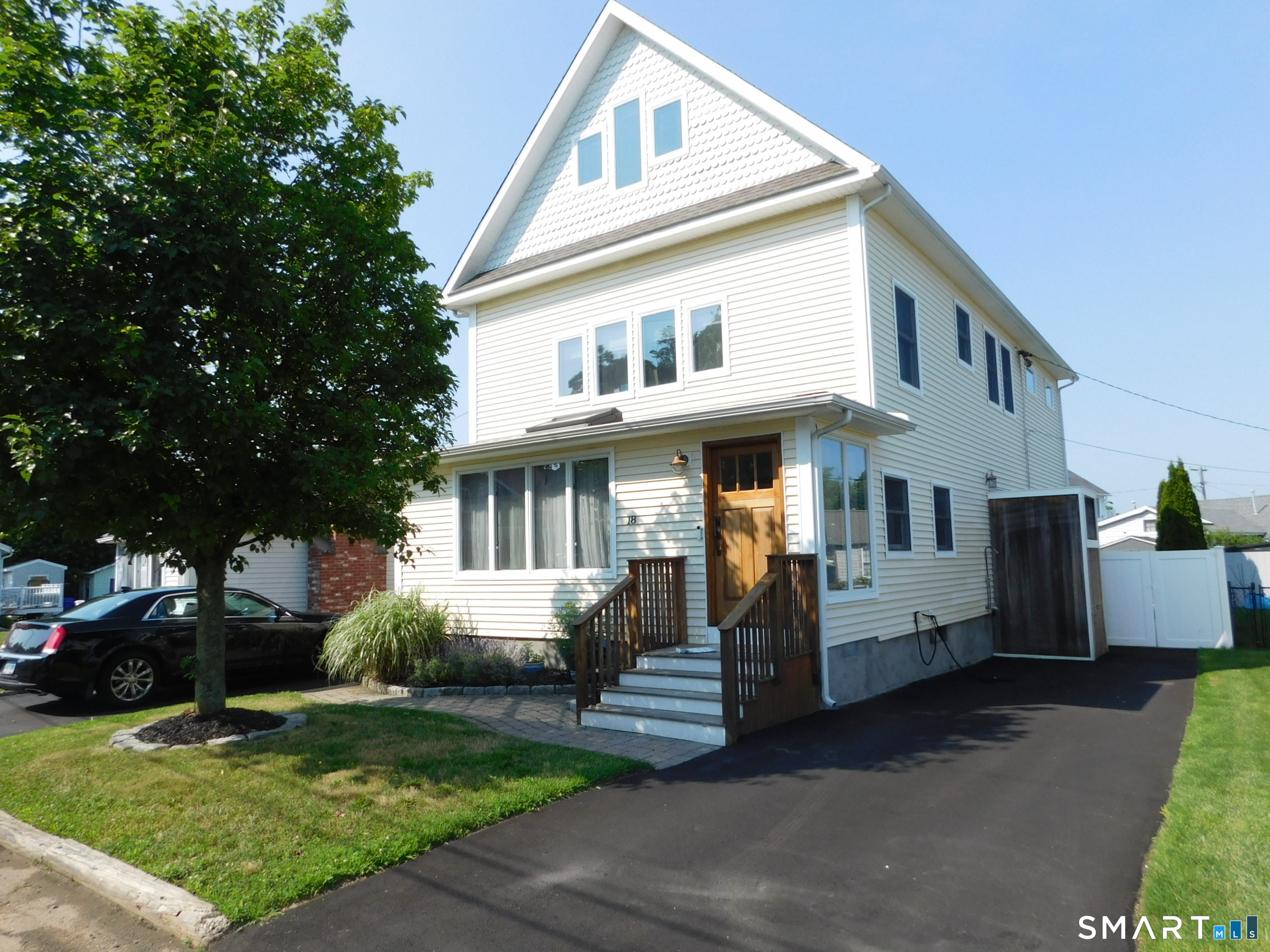 18 Waverly Road Branford CT 06405