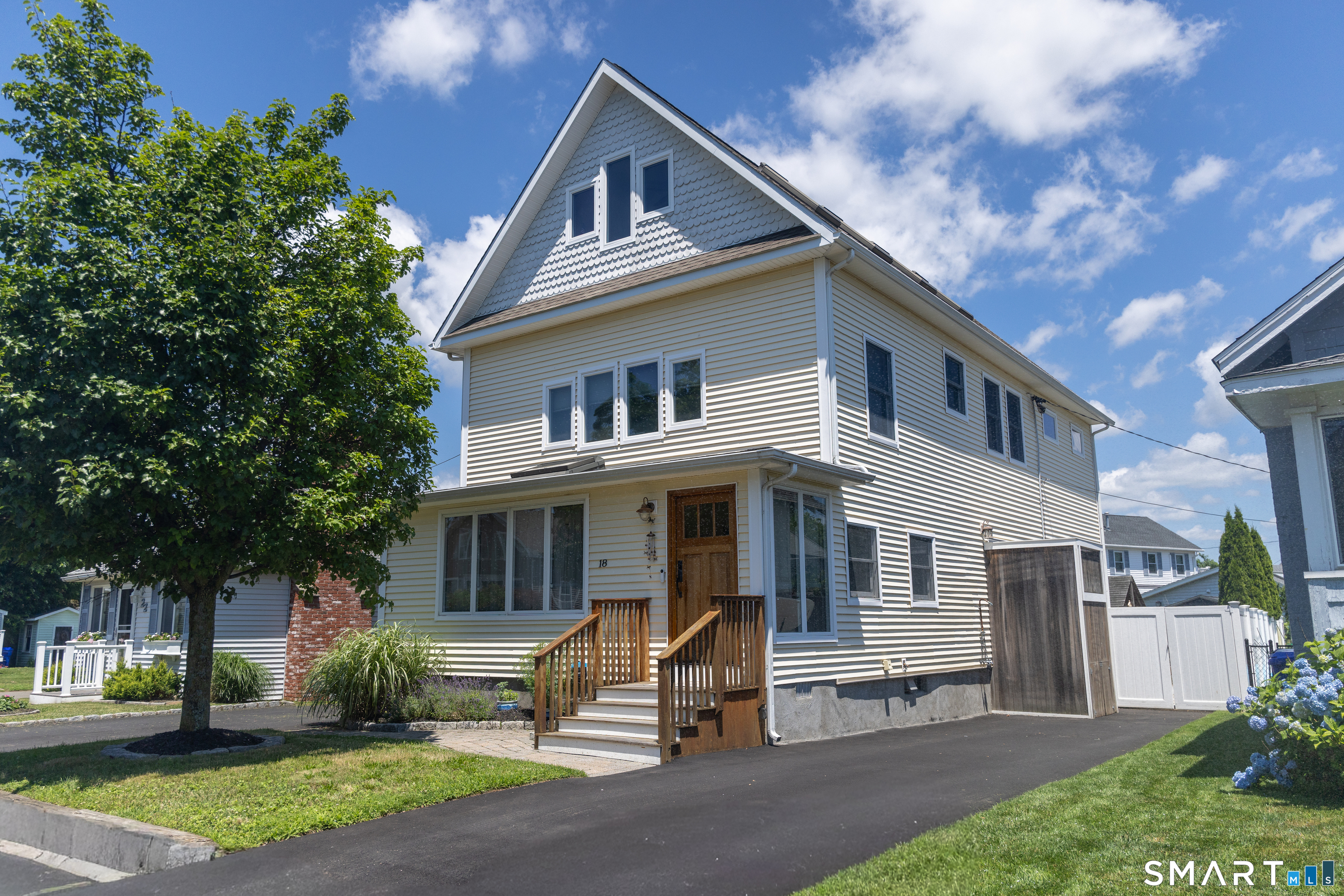 18 Waverly Road Branford CT 06405