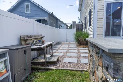 18 Waverly Road Branford CT 06405