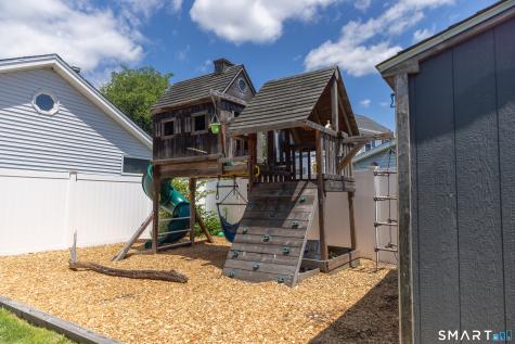 18 Waverly Road Branford CT 06405