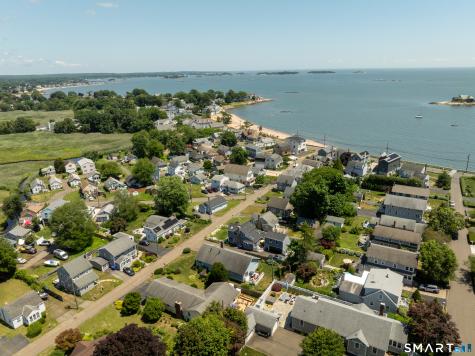 18 Waverly Road Branford CT 06405