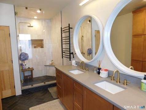 18 Waverly Road Branford CT 06405