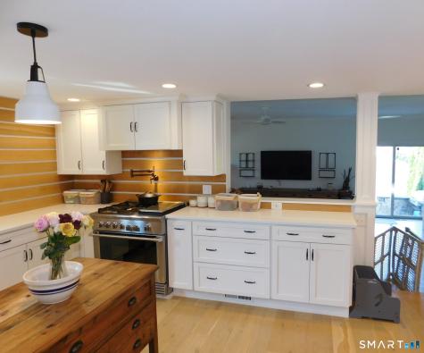 18 Waverly Road Branford CT 06405