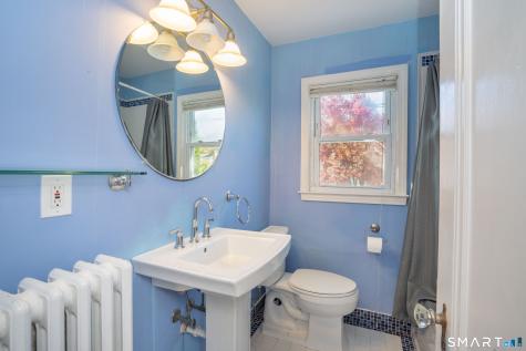 74 Arnoldale Road West Hartford CT 06119