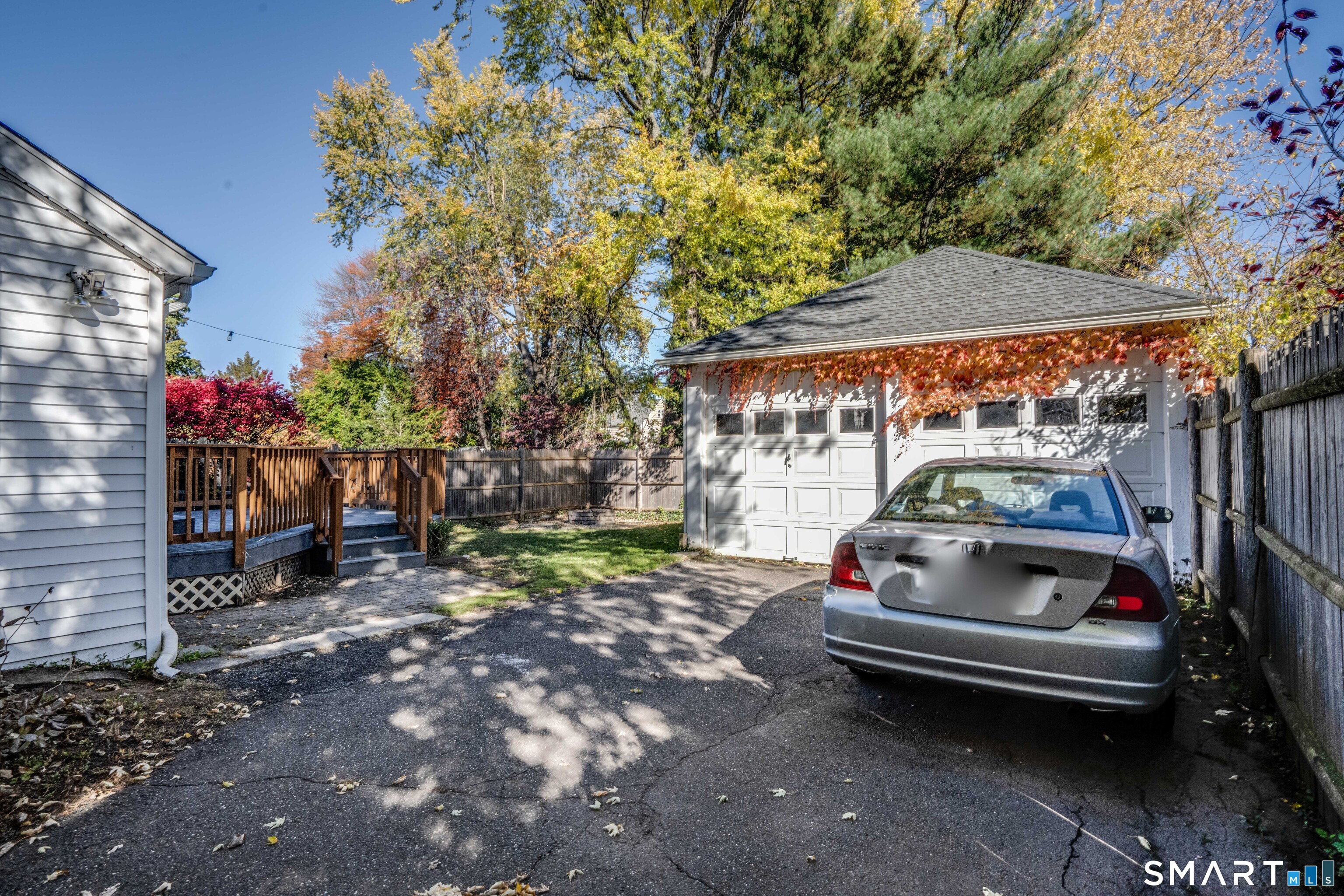 74 Arnoldale Road West Hartford CT 06119