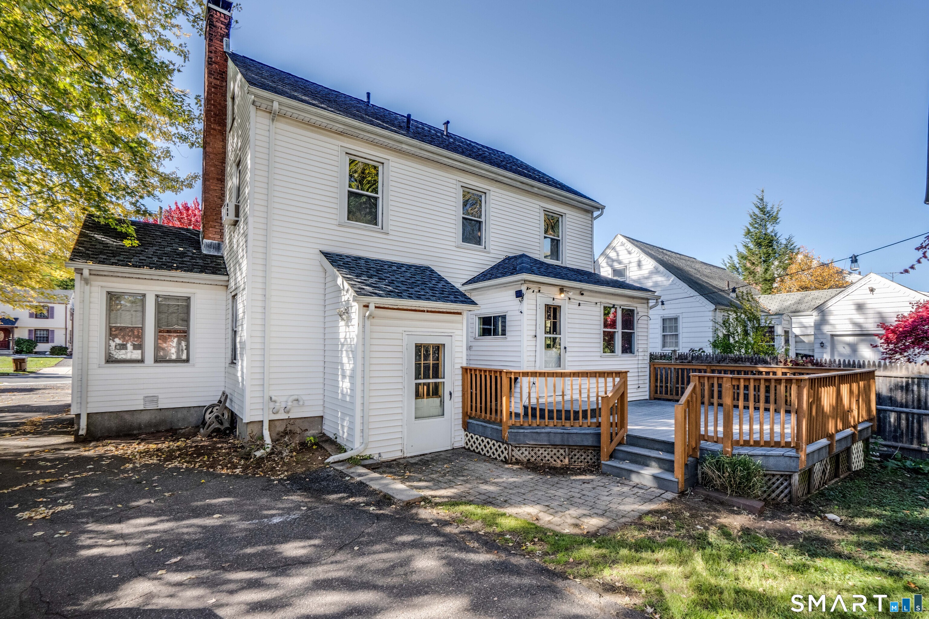 74 Arnoldale Road West Hartford CT 06119