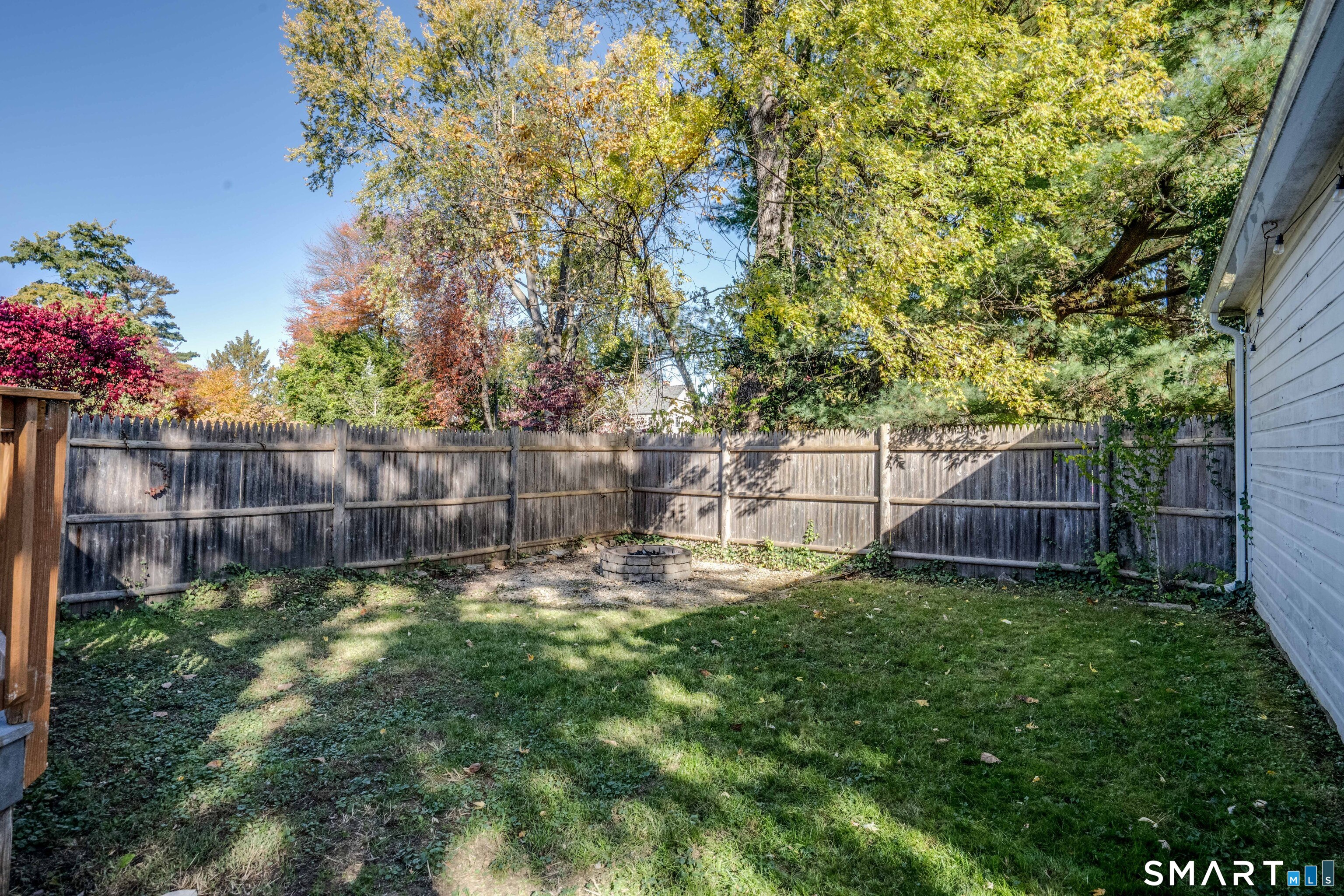 74 Arnoldale Road West Hartford CT 06119