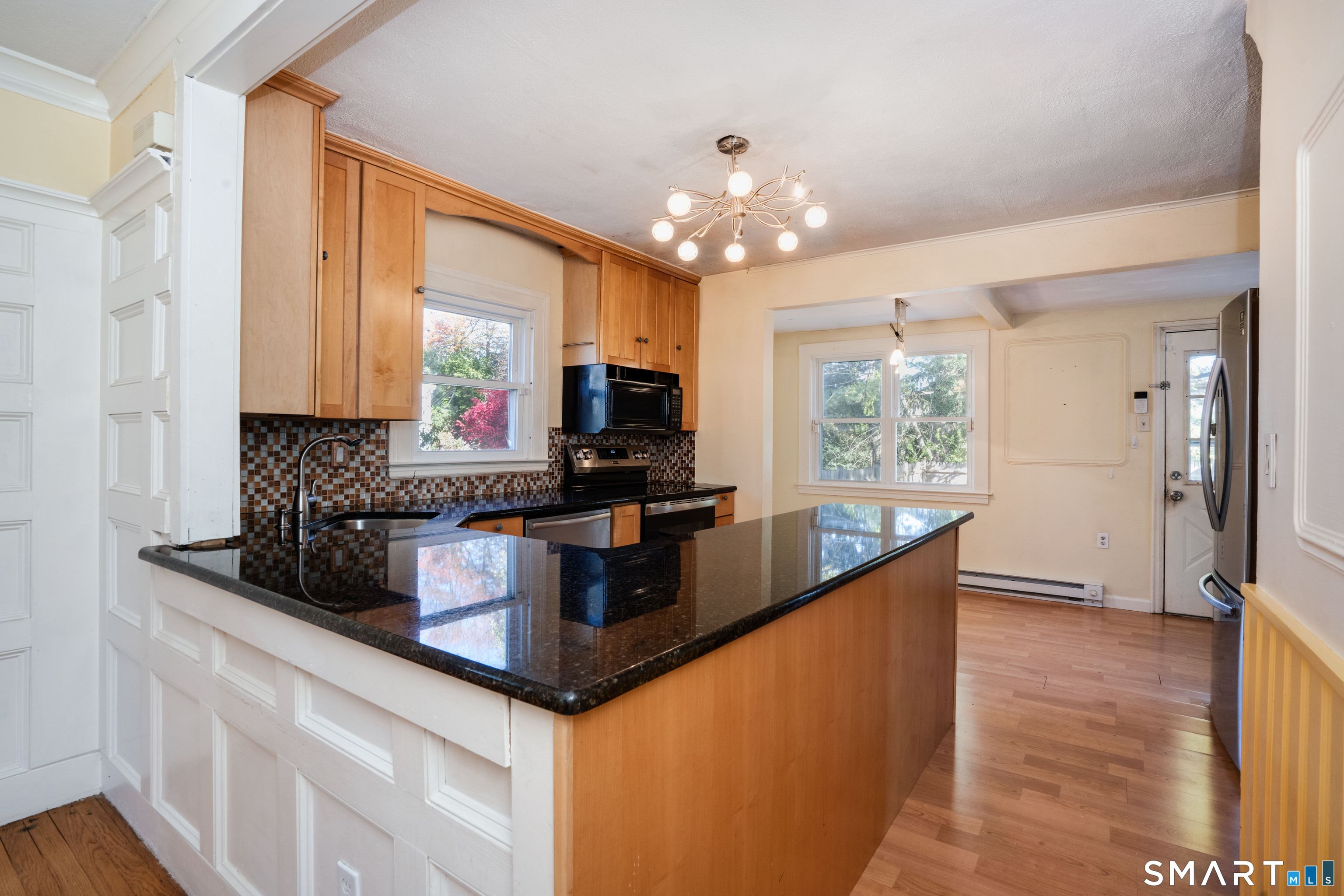 74 Arnoldale Road West Hartford CT 06119