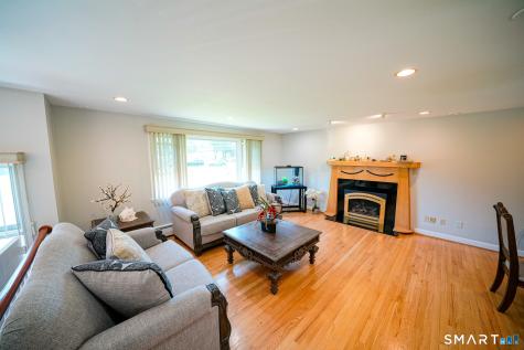 40 Orchard Street Avon CT 06001