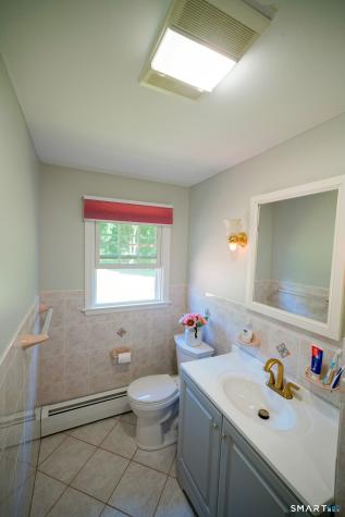 40 Orchard Street Avon CT 06001