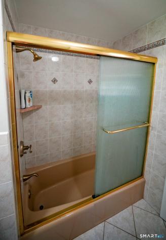 40 Orchard Street Avon CT 06001