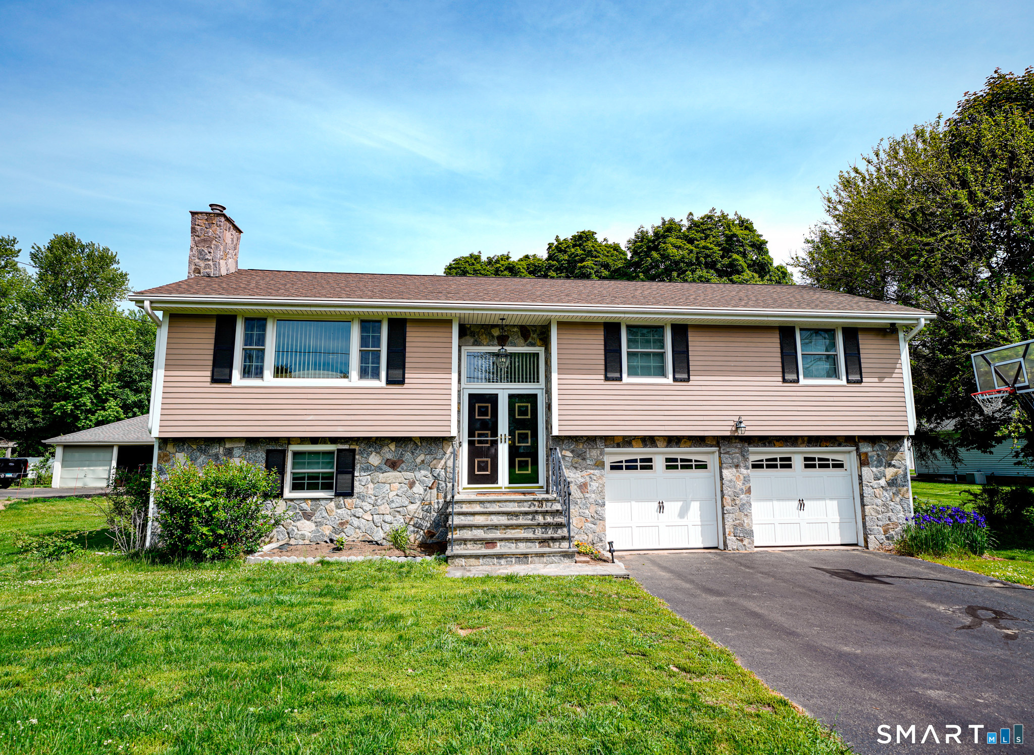 40 Orchard Street Avon CT 06001