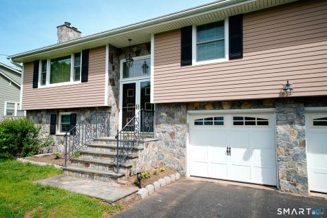 40 Orchard Street Avon CT 06001
