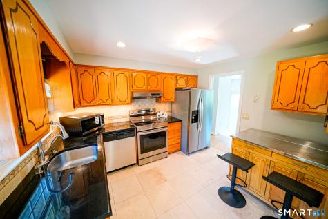 40 Orchard Street Avon CT 06001