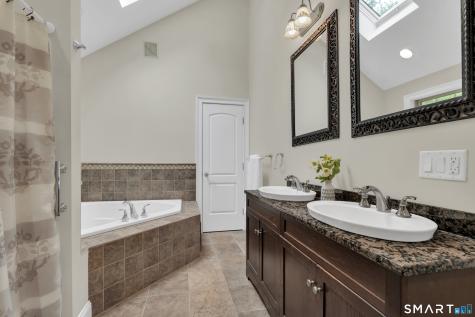 3 Arrowhead Trail Waterford CT 06385