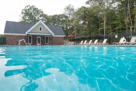 11 Pumpkin Grove East Lyme CT 06333