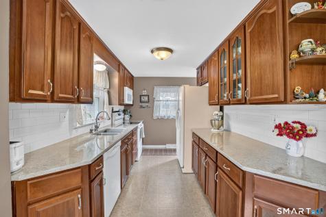 10 Roosevelt Boulevard Enfield CT 06082