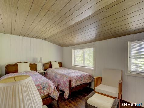 18 Brook Trail East Hampton CT 06424