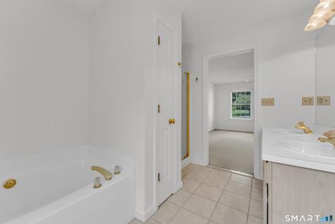 49 Melissa Drive North Haven CT 06473