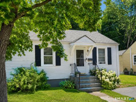 43 Essex Street Manchester CT 06040