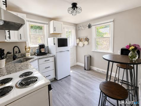 43 Essex Street Manchester CT 06040