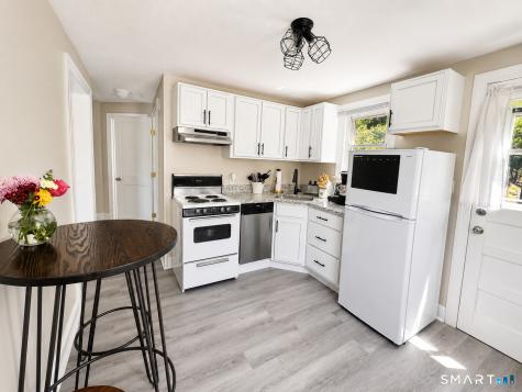 43 Essex Street Manchester CT 06040