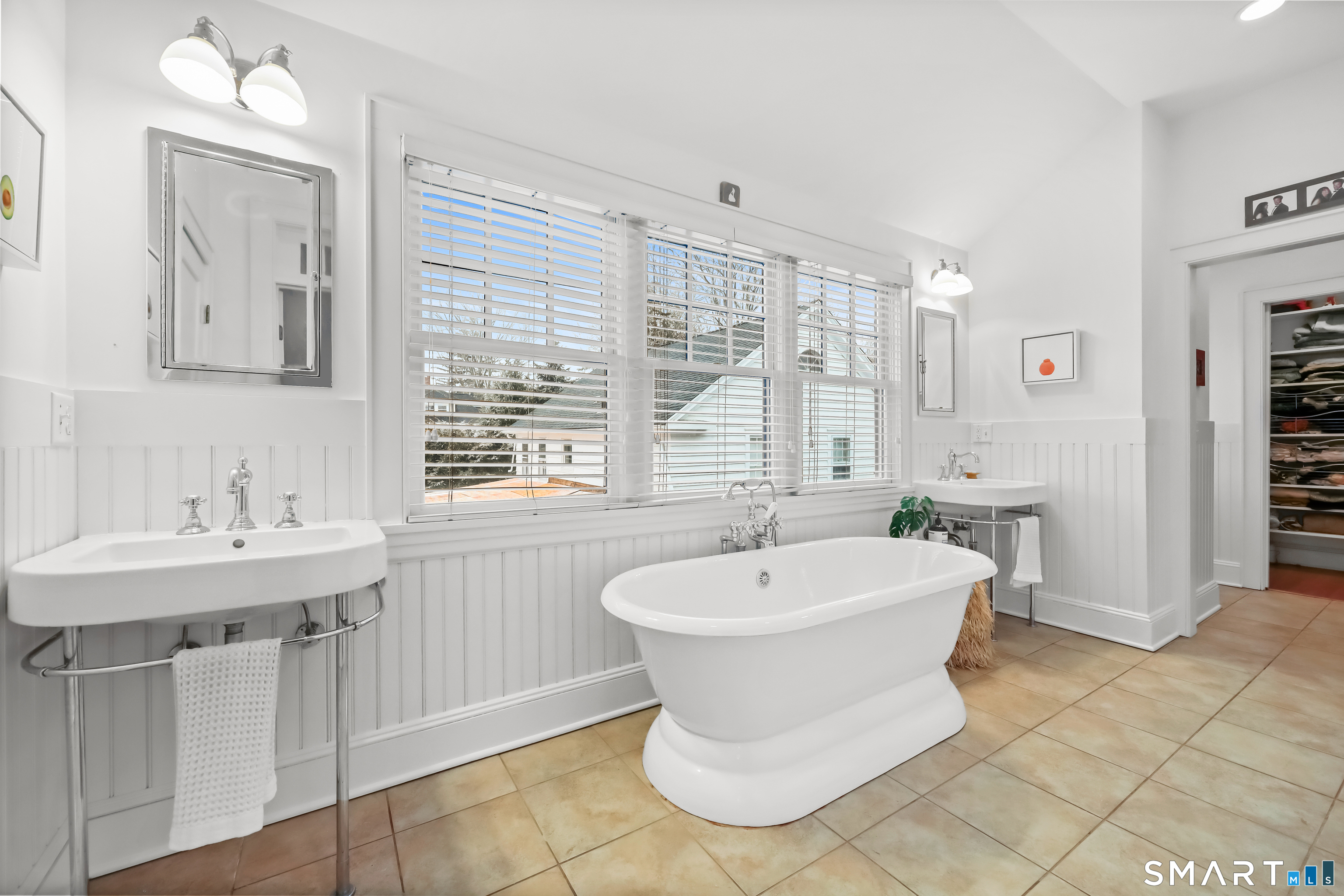 164 Wakeman Road Fairfield CT 06824