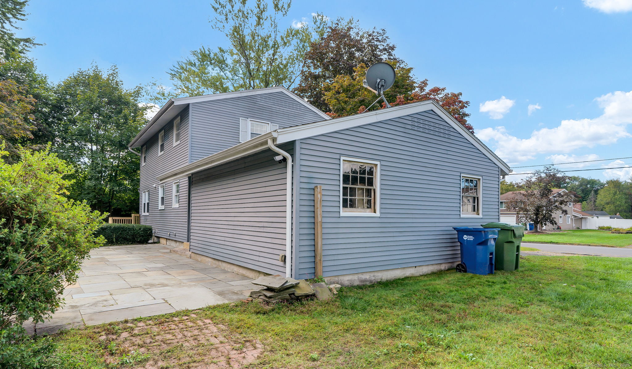 28 Sunnyfield Drive Windsor CT 06095