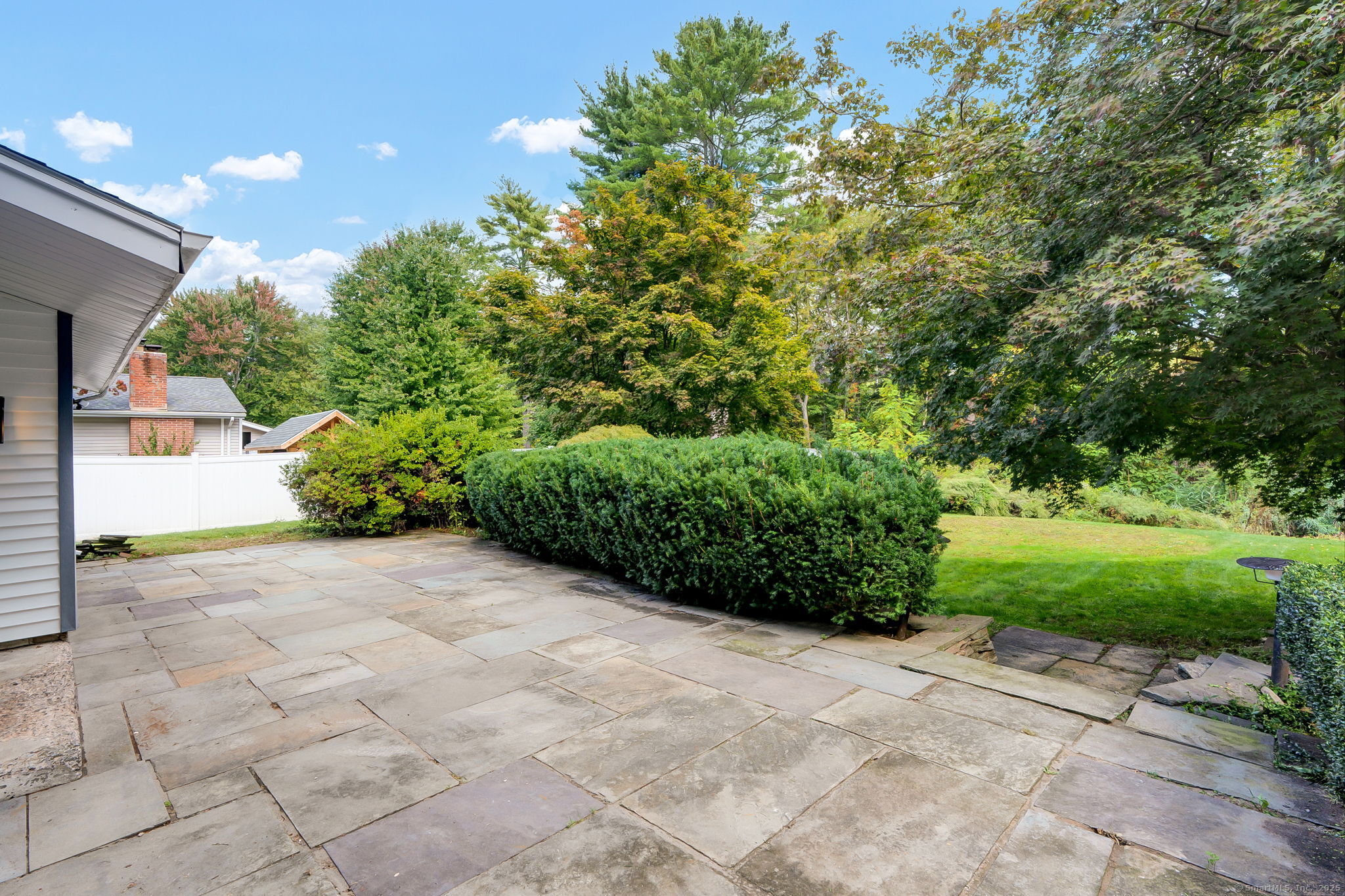 28 Sunnyfield Drive Windsor CT 06095