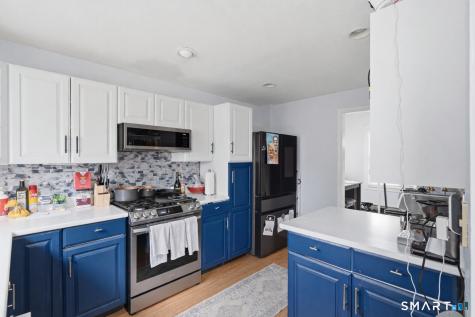 37 Clifton Avenue Waterbury CT 06702