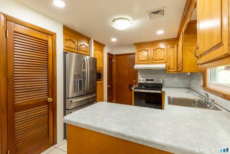 74 Harvest Lane East Hartford CT 06118