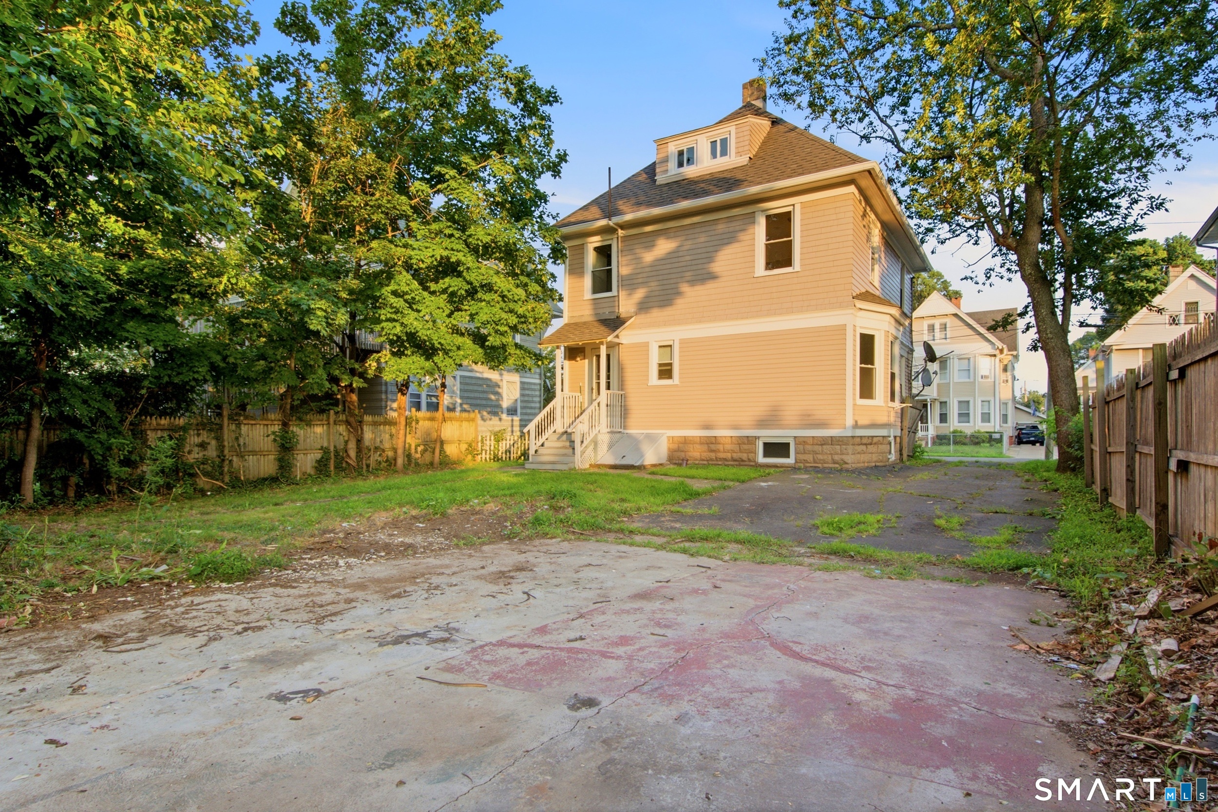 31 Smith Street West Haven CT 06516