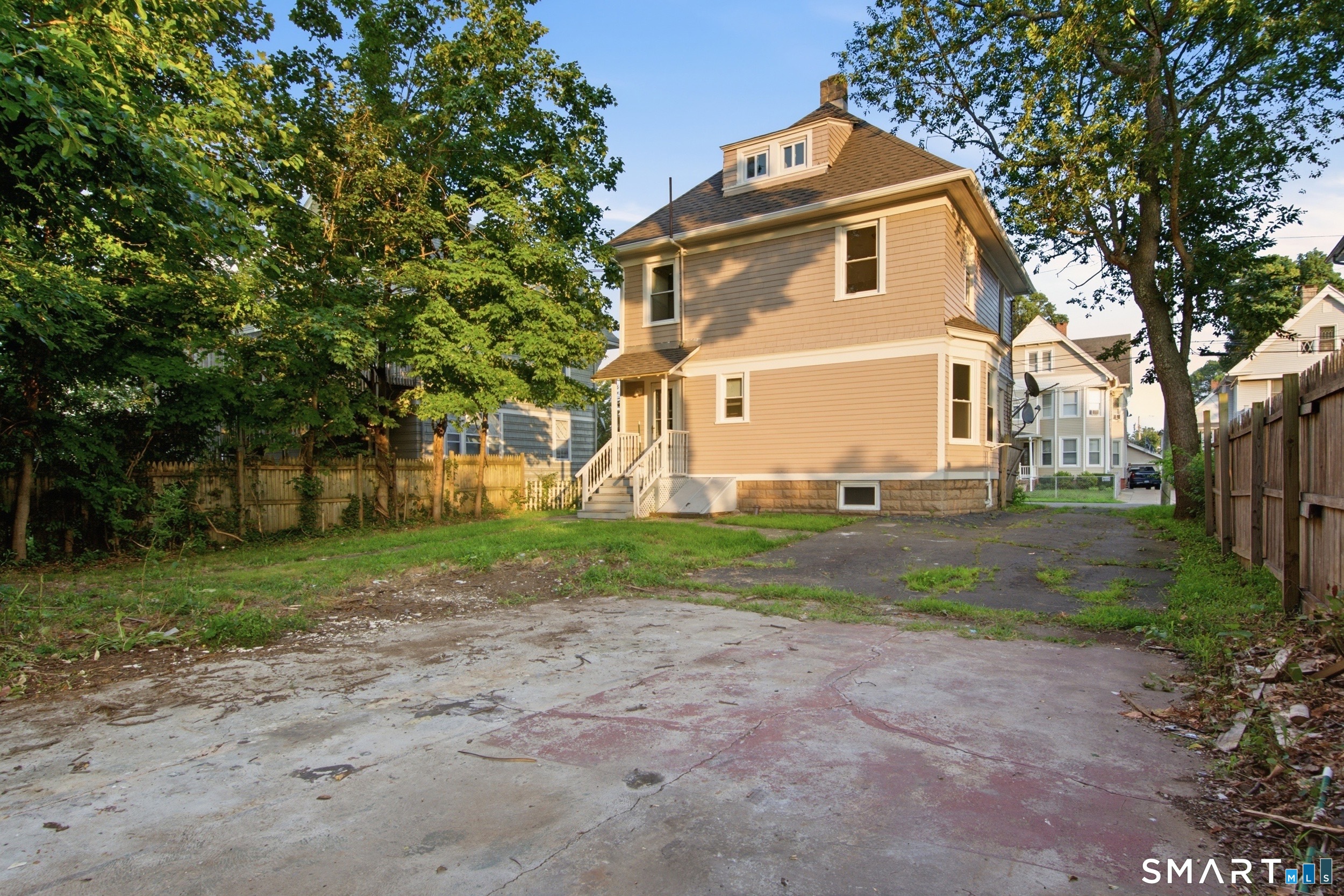 31 Smith Street West Haven CT 06516