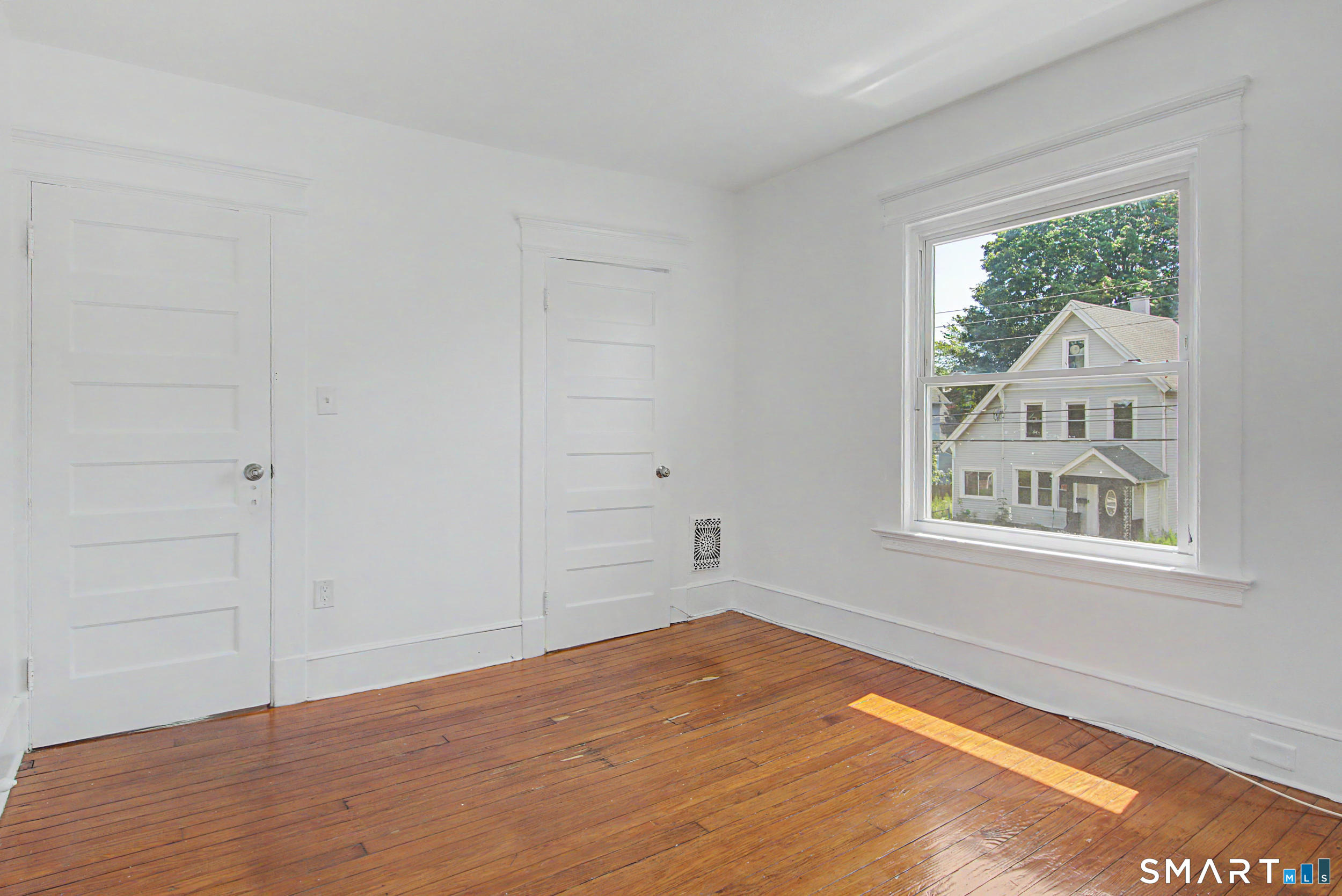 31 Smith Street West Haven CT 06516