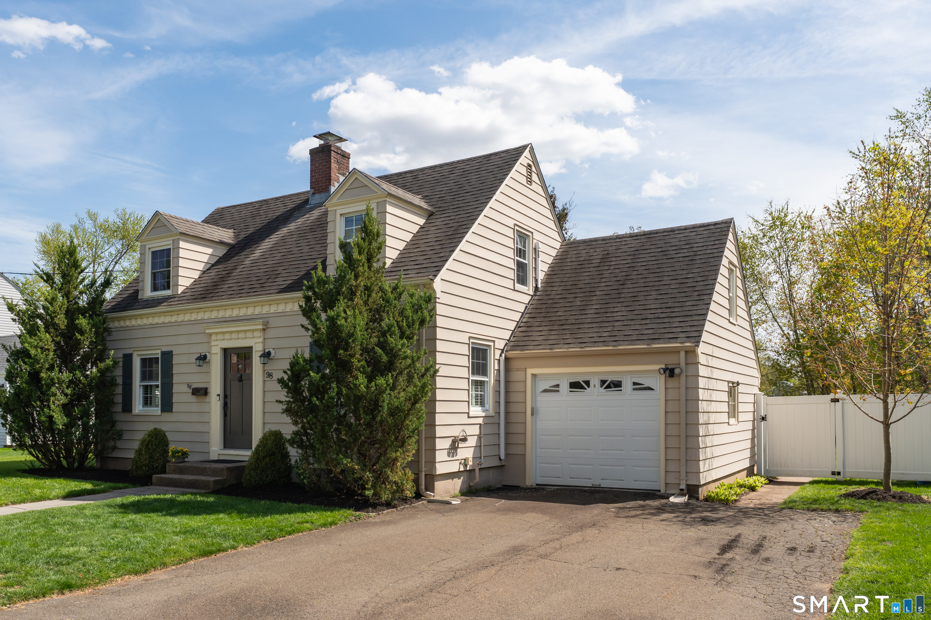 98 Colonial Drive Hamden CT 06518