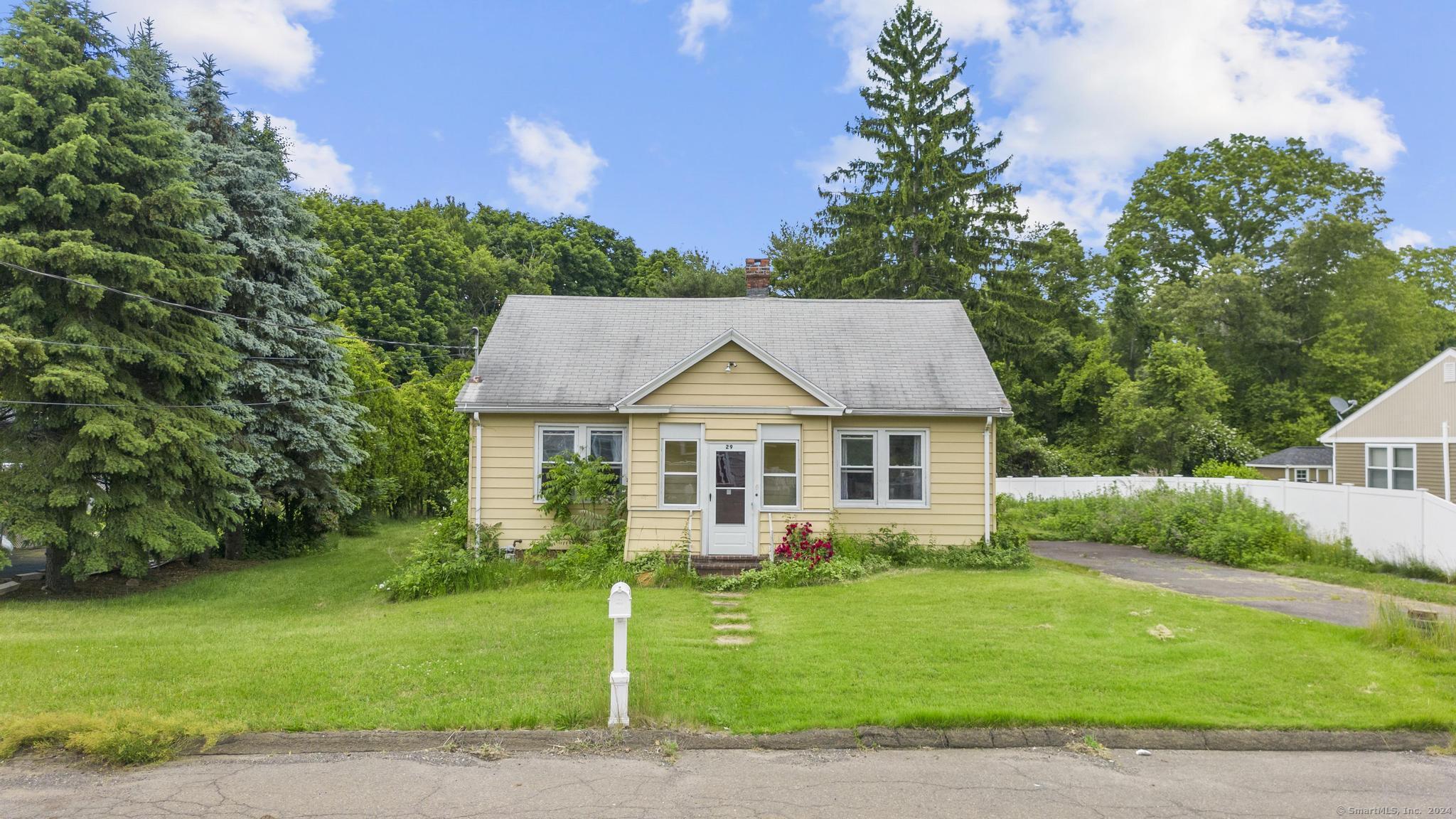 29 Gloria Place East Haven CT 06512