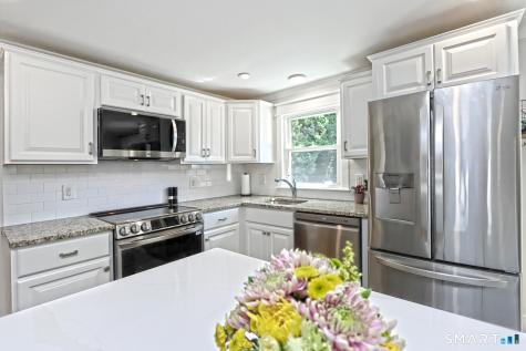 4 Pine Place Clinton CT 06413