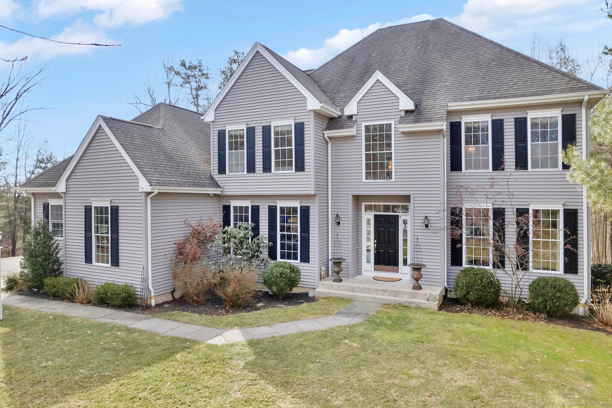 10 Churchill Place Avon CT 06001