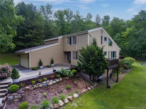 111 Ayrshire Lane Avon CT 06001