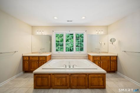 6 Little Valley Road Oxford CT 06478