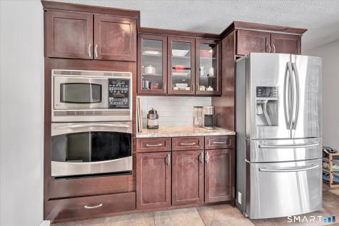 197 Maple Avenue North Haven CT 06473